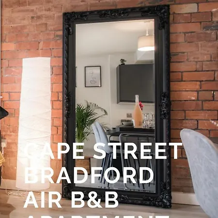 Apartment Stunning 2 Bed With Outside Balcony, Super King Beds And 75'' Tv! *
